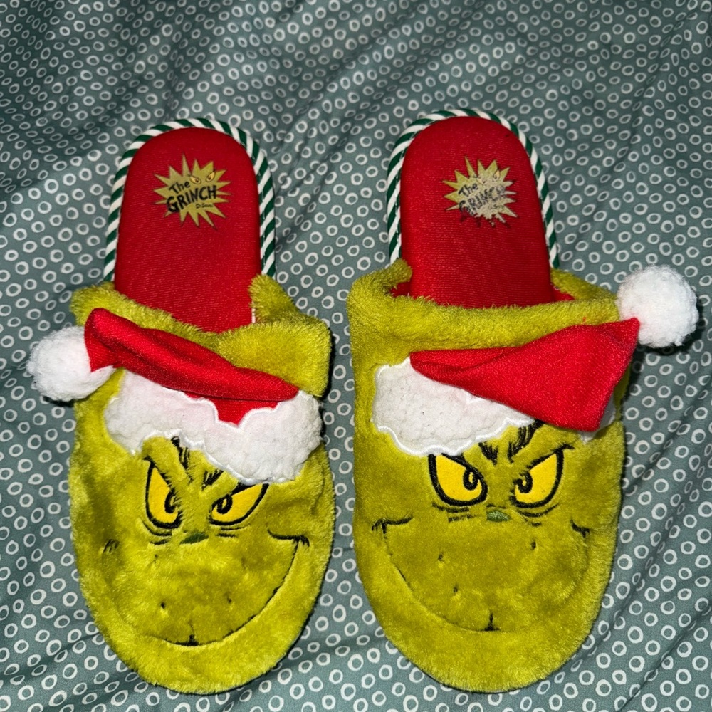 Grinch slippers